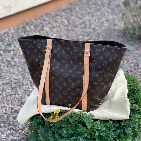 Louis Vuitton Handbags - LOUIS VUITTON Sac Shopping like Neverfull
